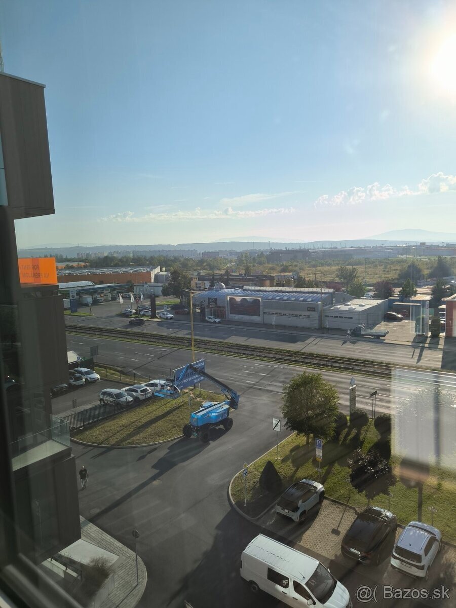 Administratívne/ kancelárske priestory - 5