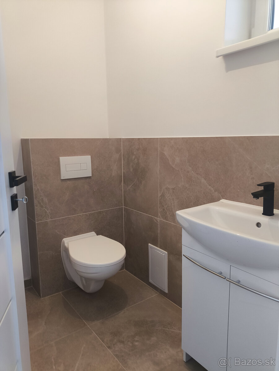 Ponúkame Vám na predaj 4-izbový rodinný dom v obci Topoľníky - 5