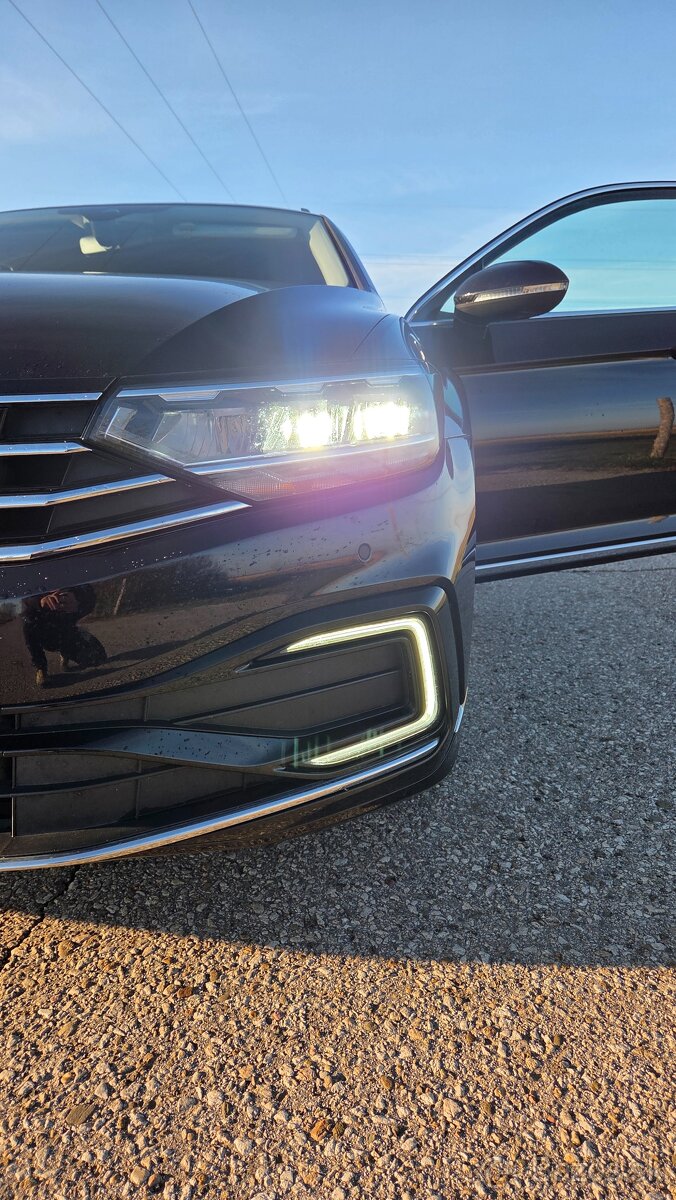 Volkswagen Passat Variant GTE - Benzín - elektro - 5