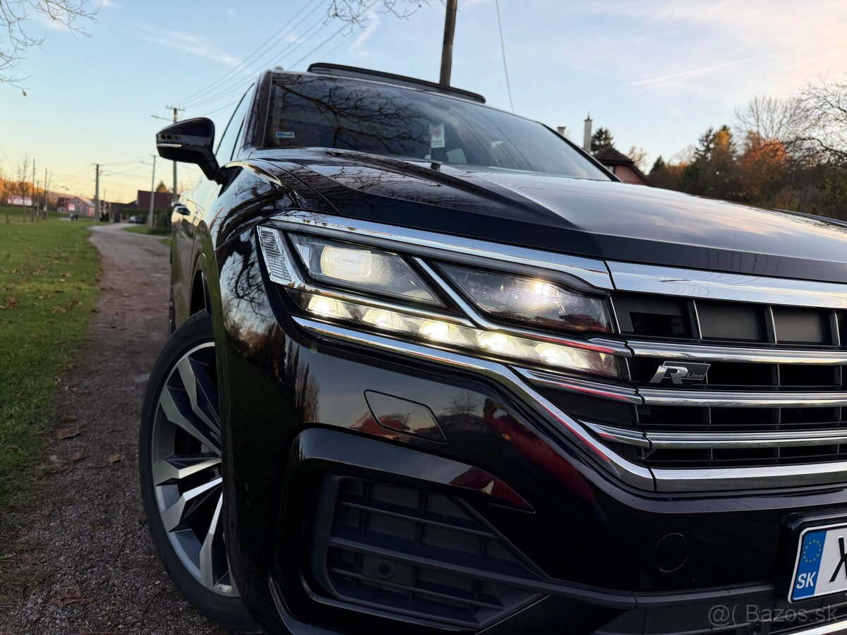 Wolkswagen Touareg 3.0 TDi 210 KW R-line 4x4 - 5