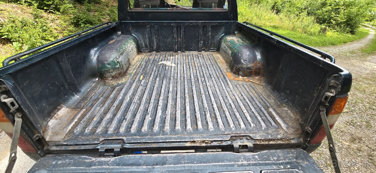 Mazda B2500