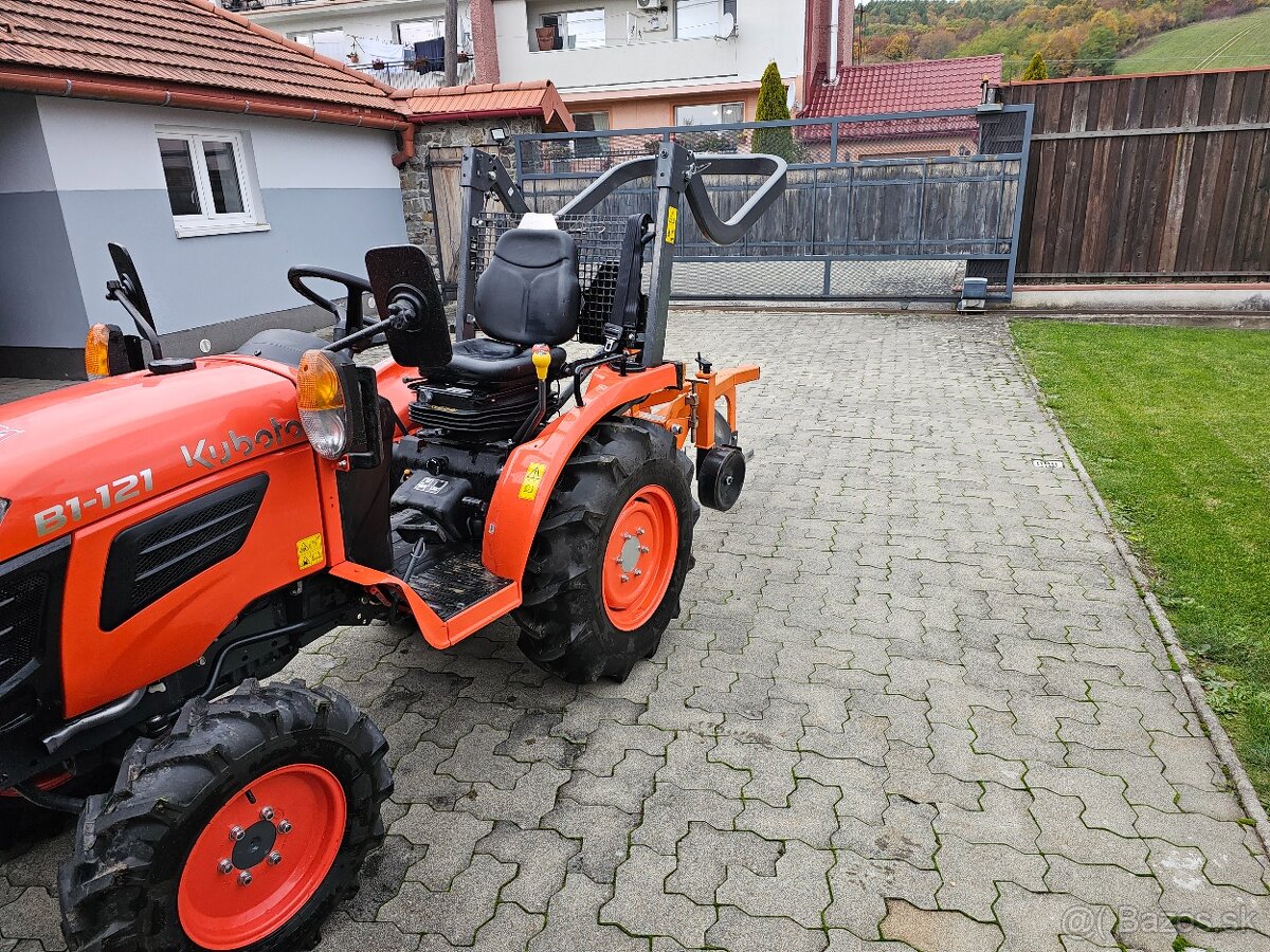 Predam traktor Kubota B1 121 - 5