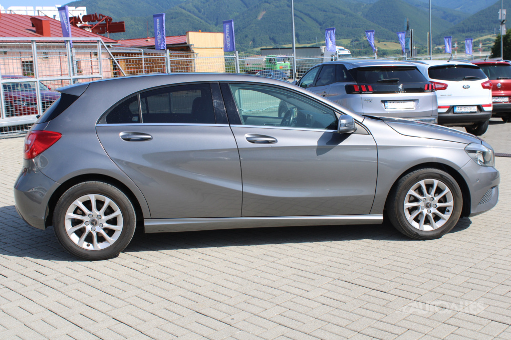 Mercedes-Benz A180 1,6 i 90 kW - 5