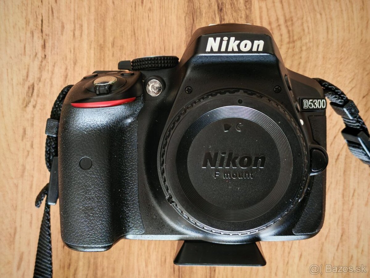 50mm objektiv a blesk Nikon - 5