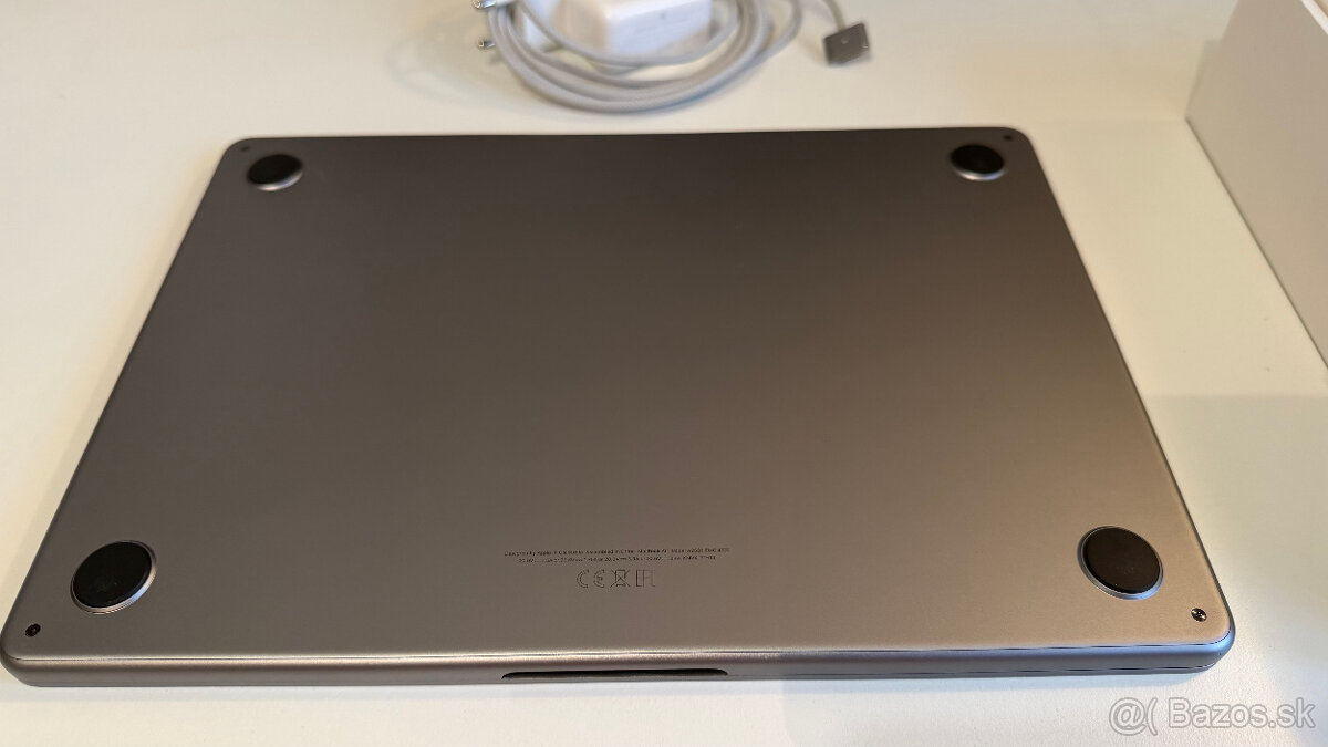 MacBook Air 13 - M2(2024)-Space Gray, 8GB/256 GB - 5