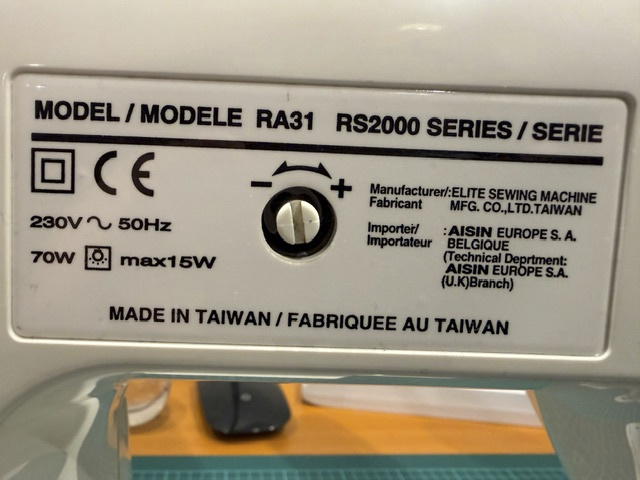 Predám šijací stroj TOYOTA RA31 RS2000 - 5