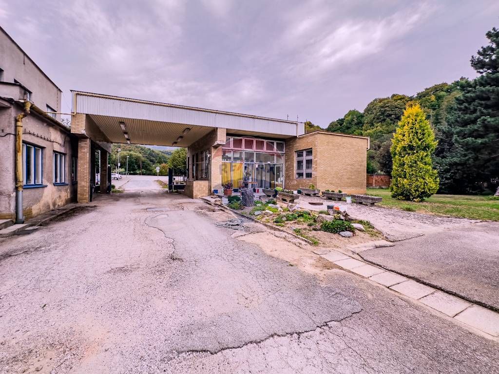 Výrobno skladovací areál SANDRIK Štós s fungujúcou výrobou- - 5