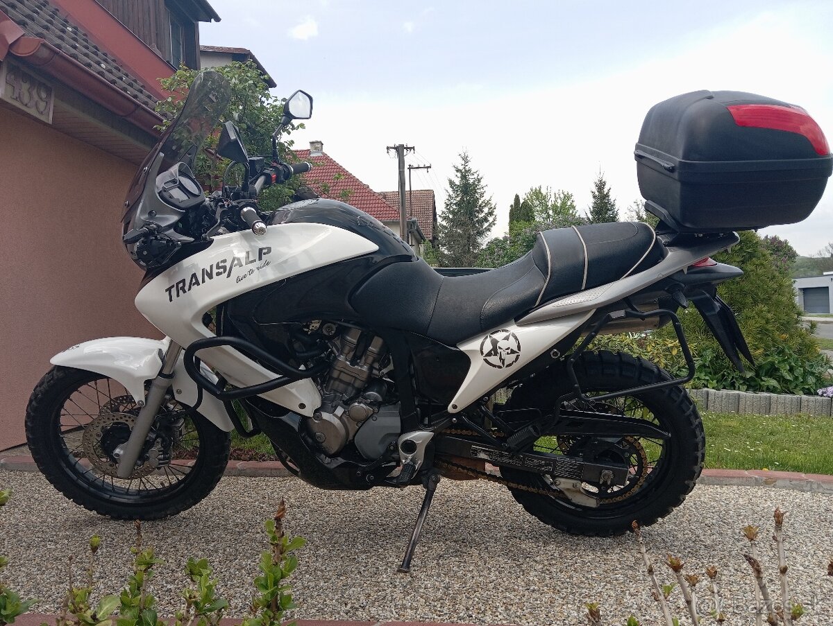 Honda transalp 700