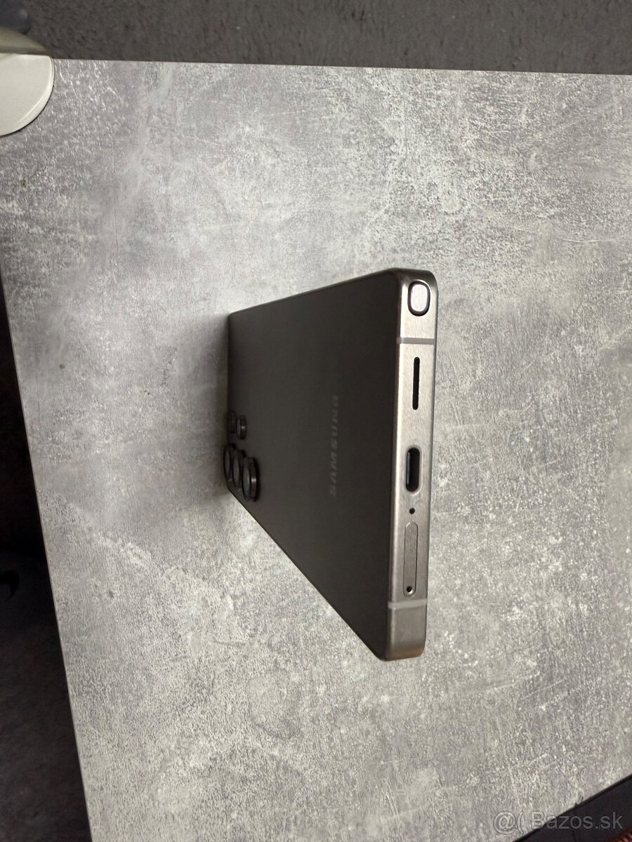 Ponúkam na výmenu Samsung s25 ultra 512gb titanium grey - 5