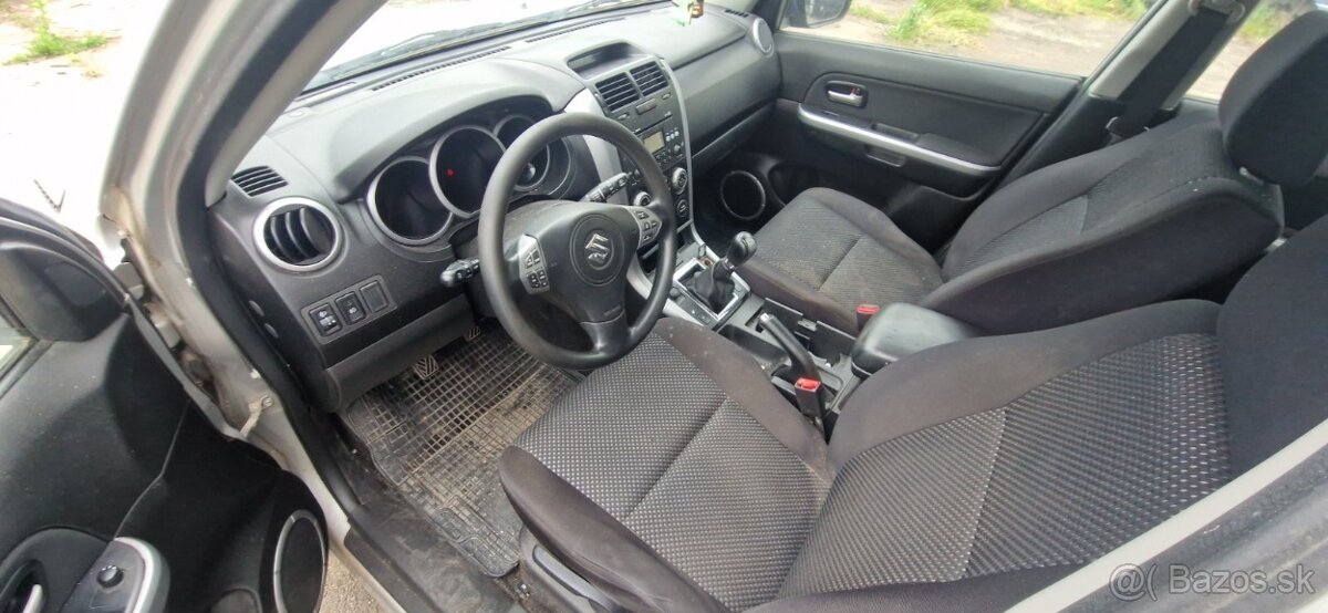 Lacno rozpredám Suzuki Grand Vitara JT na náhradné diely - 5