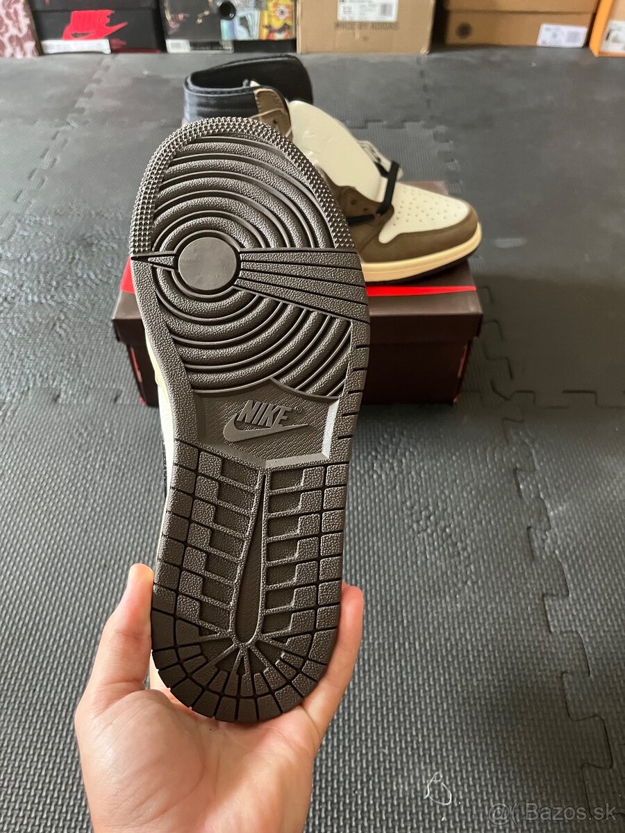 Nike Air Jordan 1 Travis Scott - 5