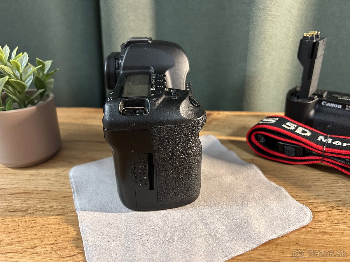 Canon 5D Mark II + grip + 2x batéria (super stav) - 5