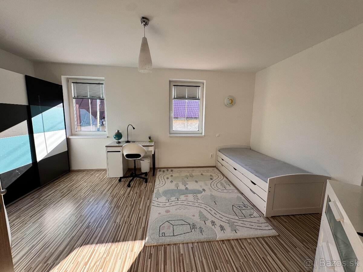 Priestranný 6-izbový dom, 3 kúpeľne a sauna - 5