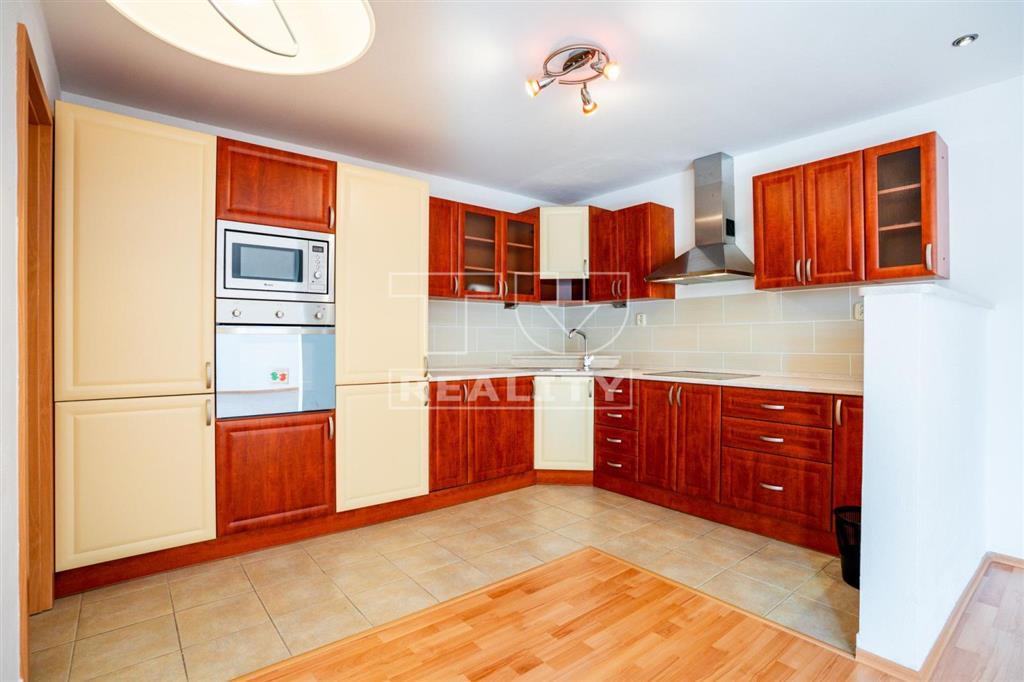 NA PREDAJ 129M2 4I BYT UL.POD PÁROVCAMI, PIEŠŤANY - 5