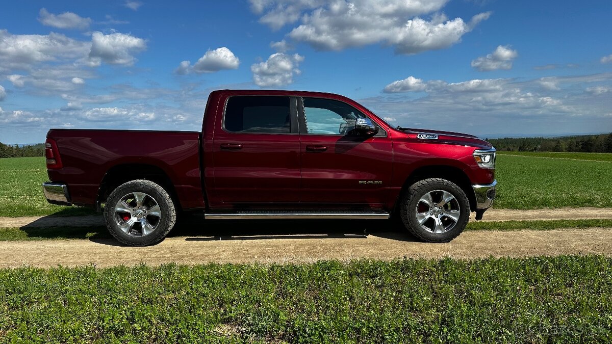 RAM 1500 Laramie 2023 - 5,7L V8 HEMI + eTorque