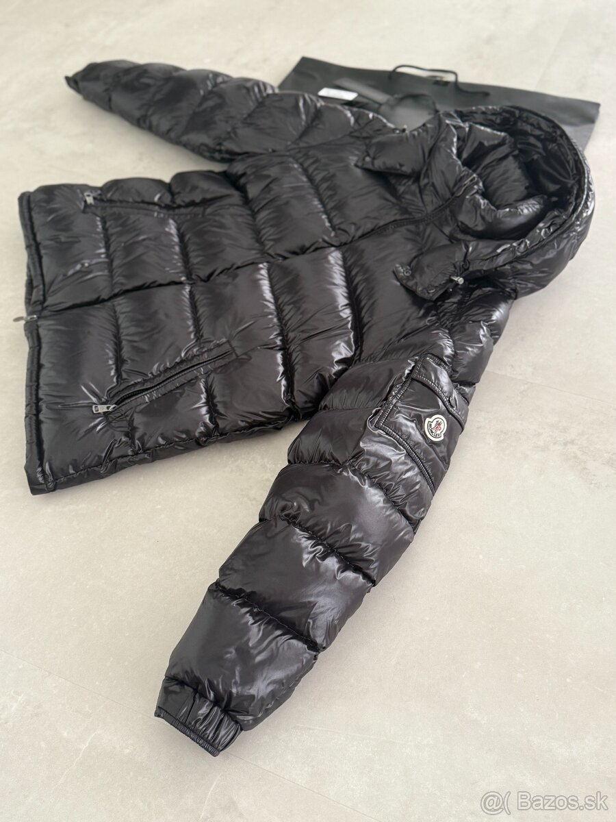 PREDÁM takmer novú zimnú bundu Moncler Maya Giubbot TG 6 - 5
