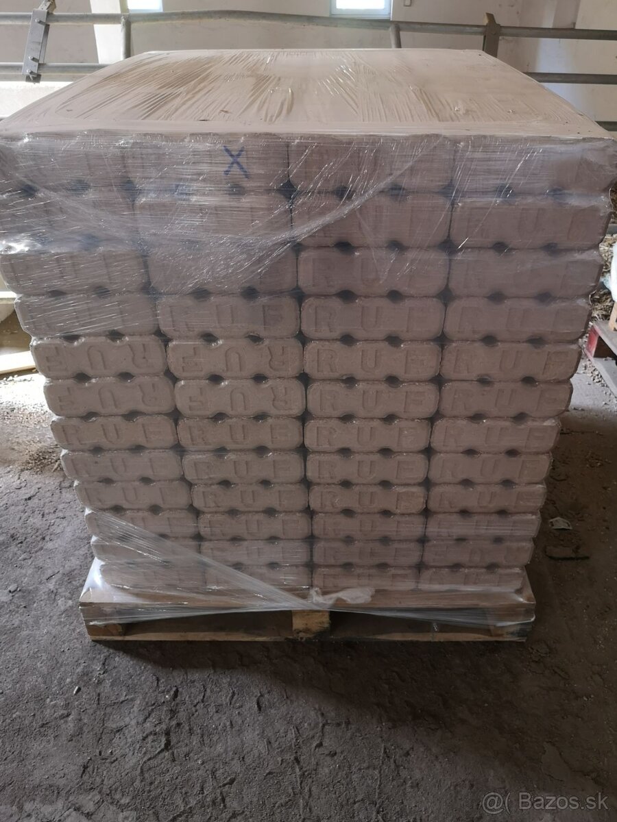 Brikety Rašelina Drevo buk dub Uhlie smrek - 5