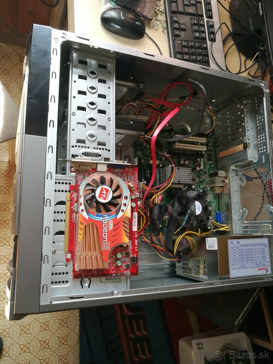 PC Intel Pentium DualCore. 2 X 250 GB. 4 GB. Windows 7. - 5