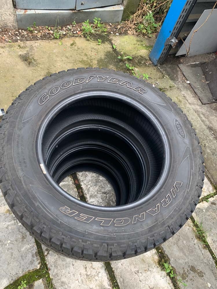 Predám GOODYEAR 265/60 R18 WRANGLER - 5