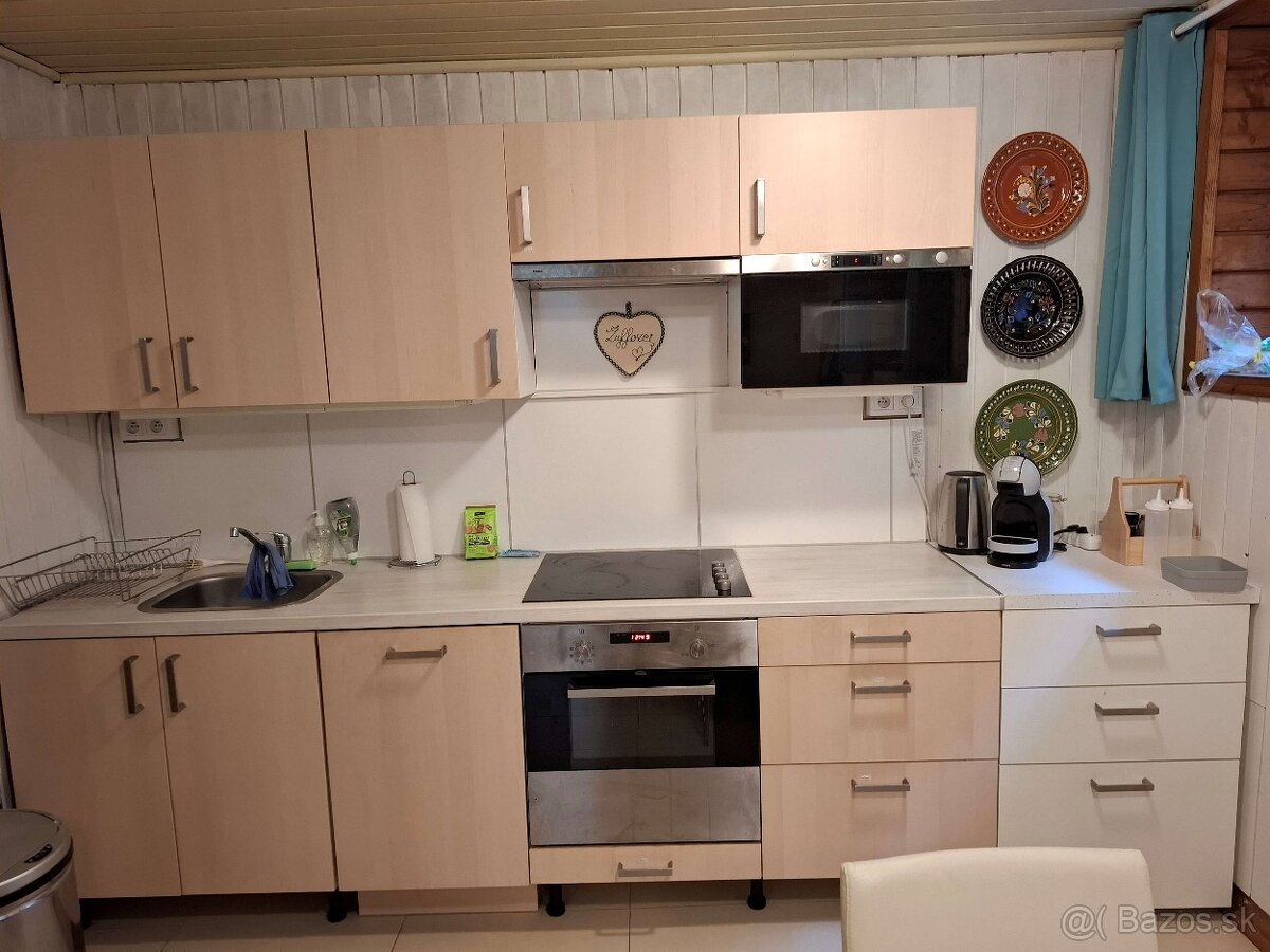 Predáme 5,5 izb. chatu so saunou pri lese nad PN - 5