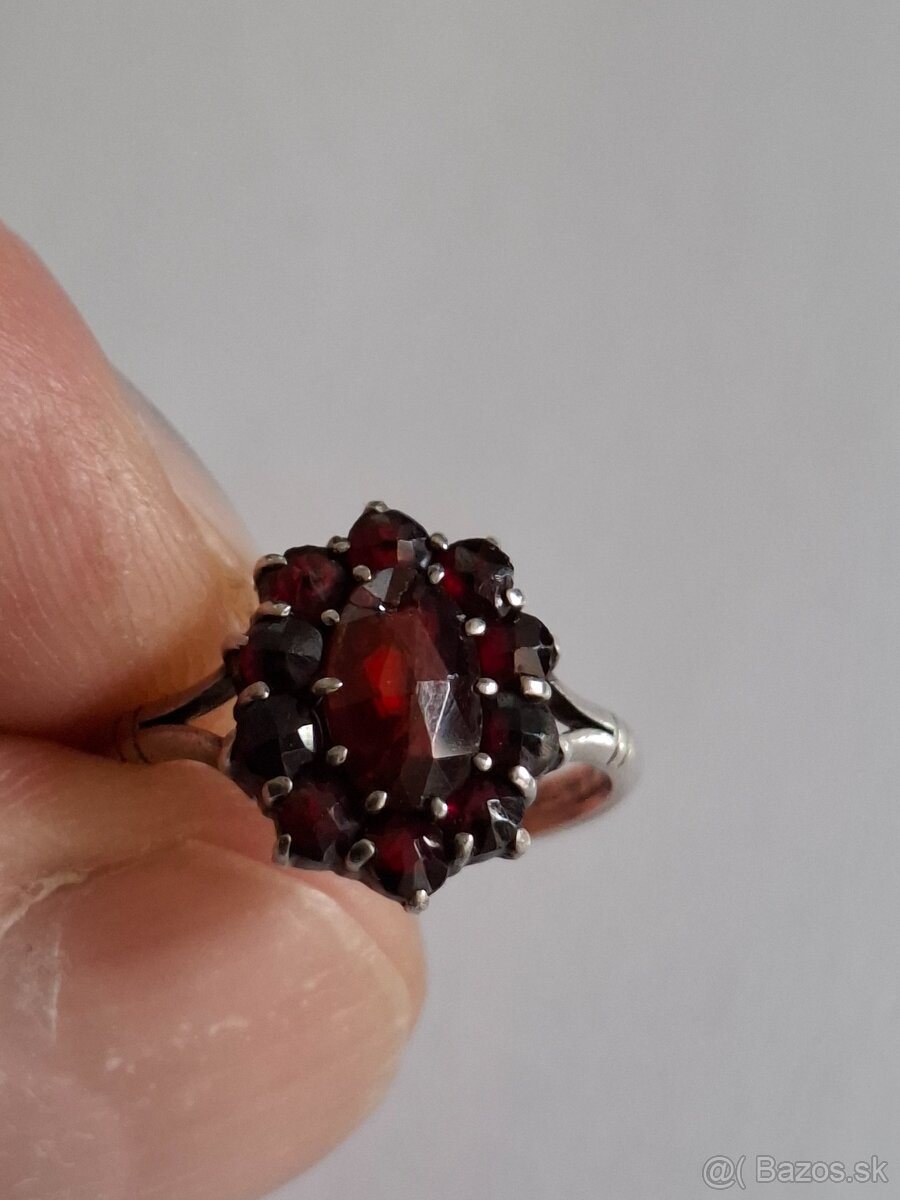 Strieborný prsteň s českými granátikmi 2 - 5