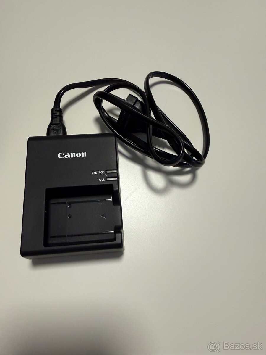 Canon EOS 2000D + 18-55mm IS II Value Up Kit - 5