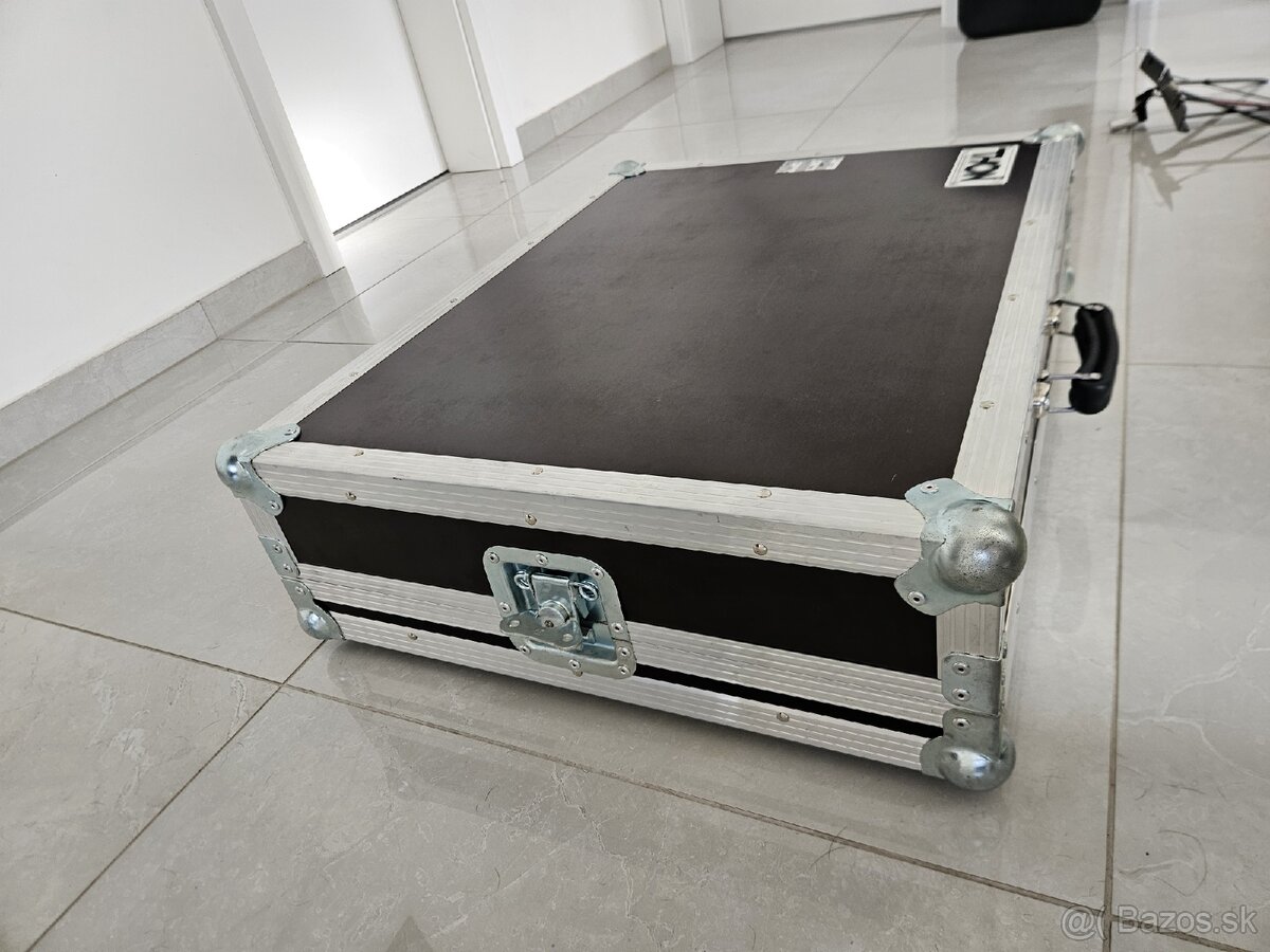 Mix Soundcraft Signature 22 MTK + flightcase - 5