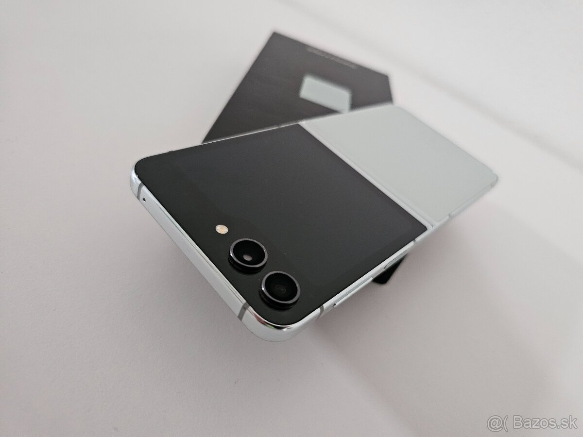 Samsung Galaxy Z Flip 5 256GB - 5