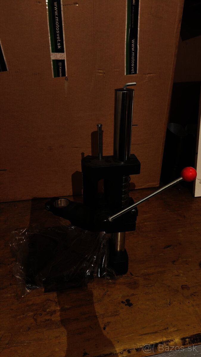 Stojan na vrtacku YATO - NOVY - 5