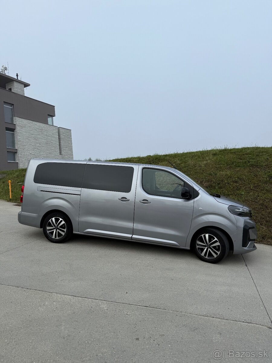 Prenajom 8 miestne auto - 5