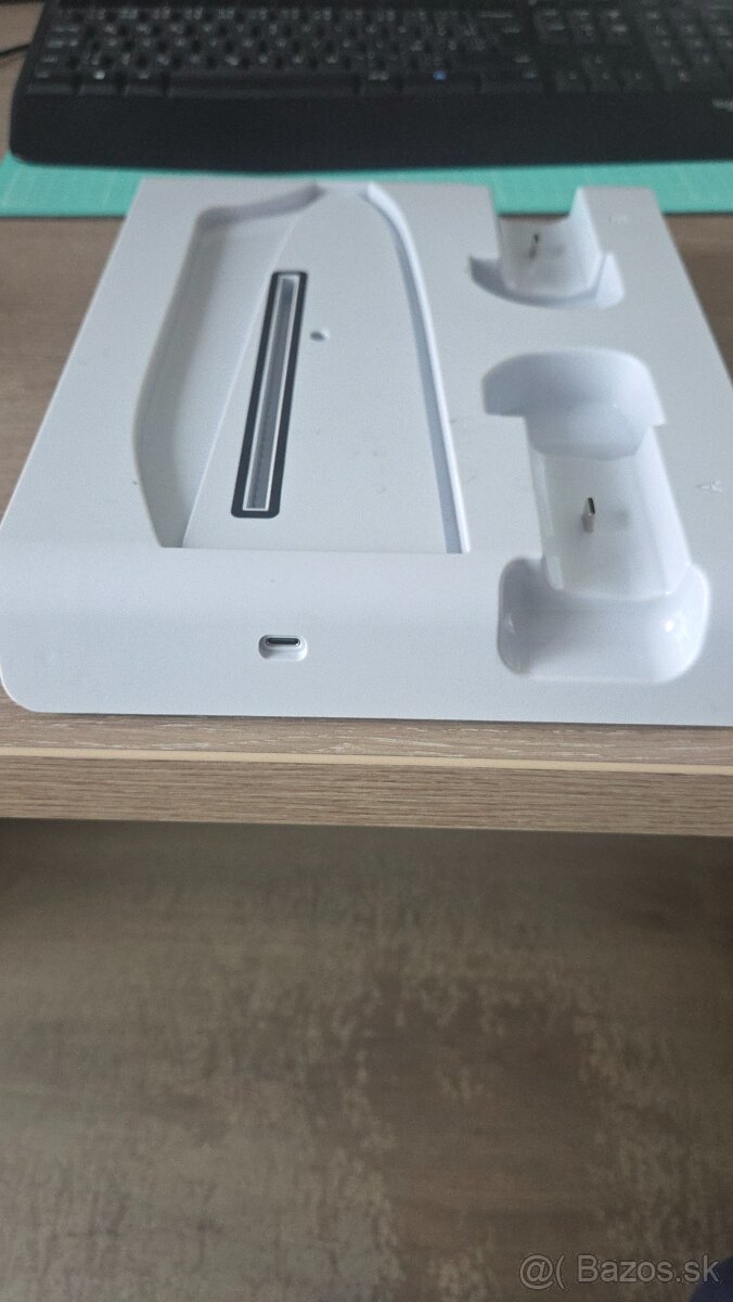 Dokovacia stanica pre PS5 Slim a 2x ovladac - 5