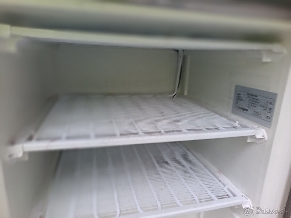 Mraznička gastro nerezová podpultova - 5