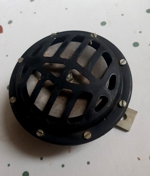 kompas, stolička thonetka, klaksón, váhy - 5