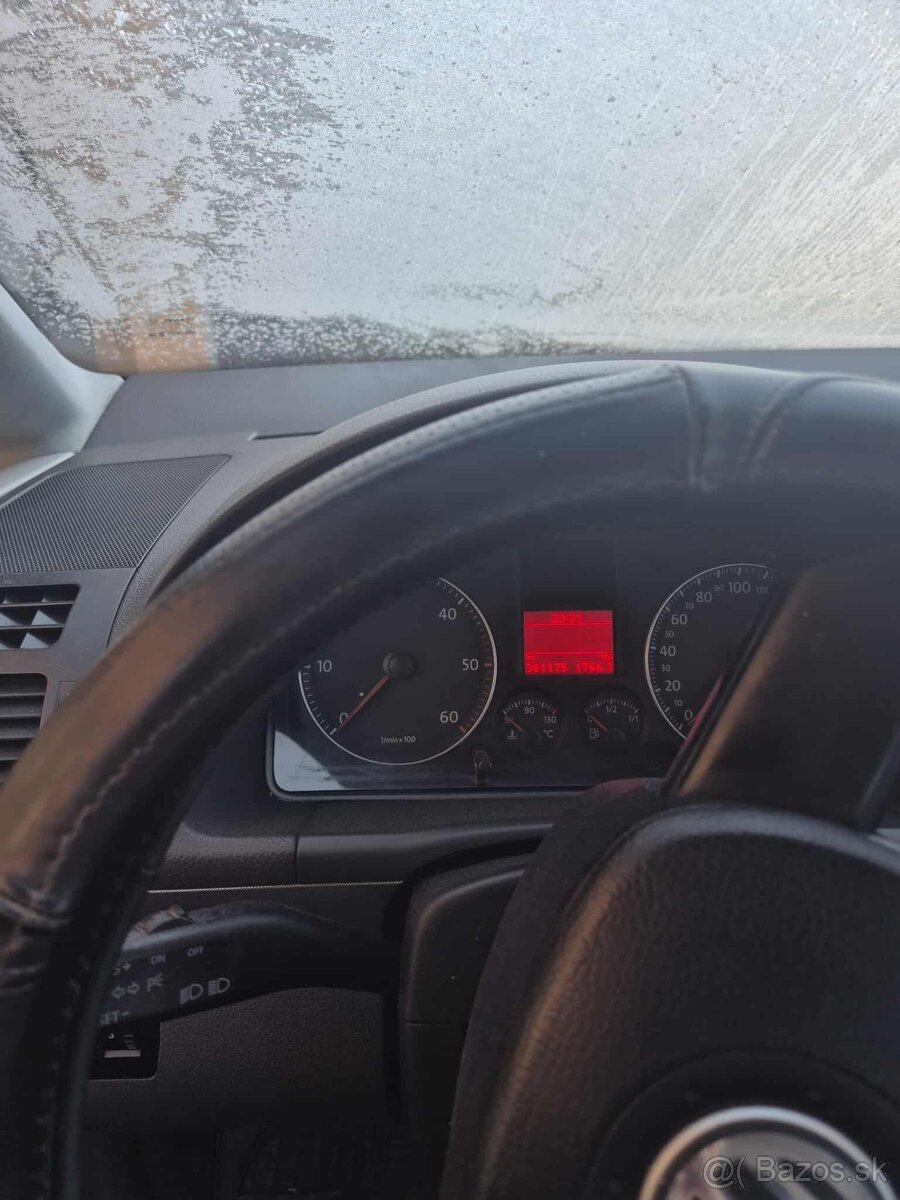 PREDAM VW TOURAN - 5