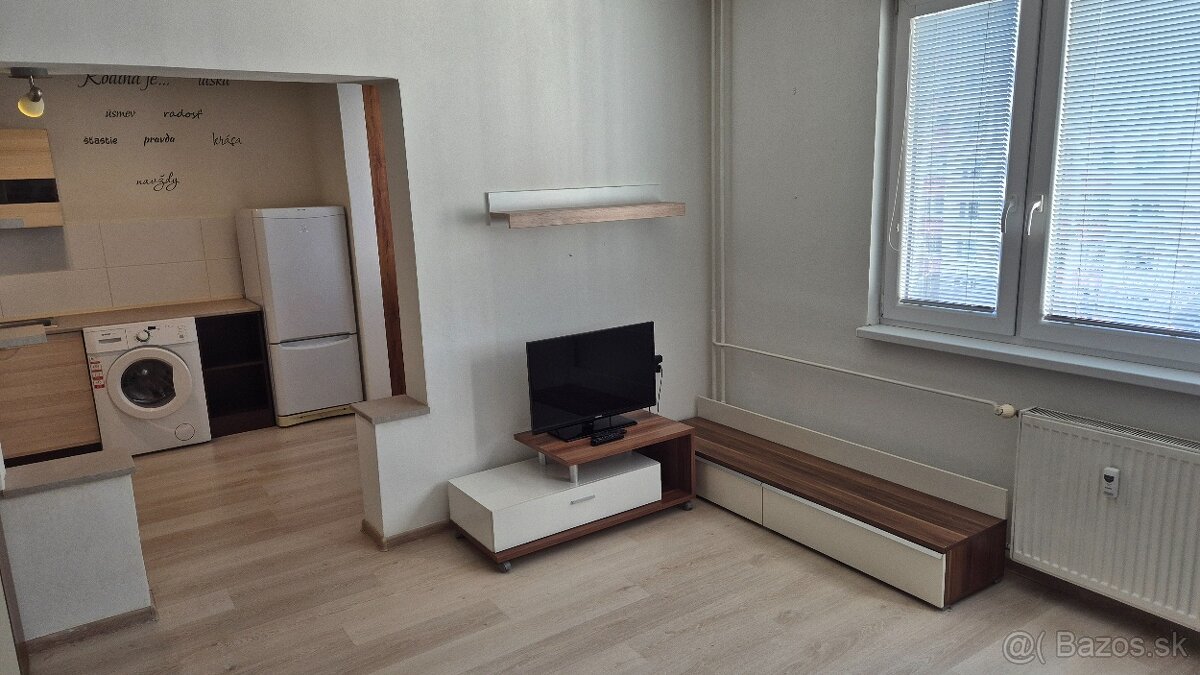 Prenajmem 1 izbovy byt v PD - cast Necpaly - 5