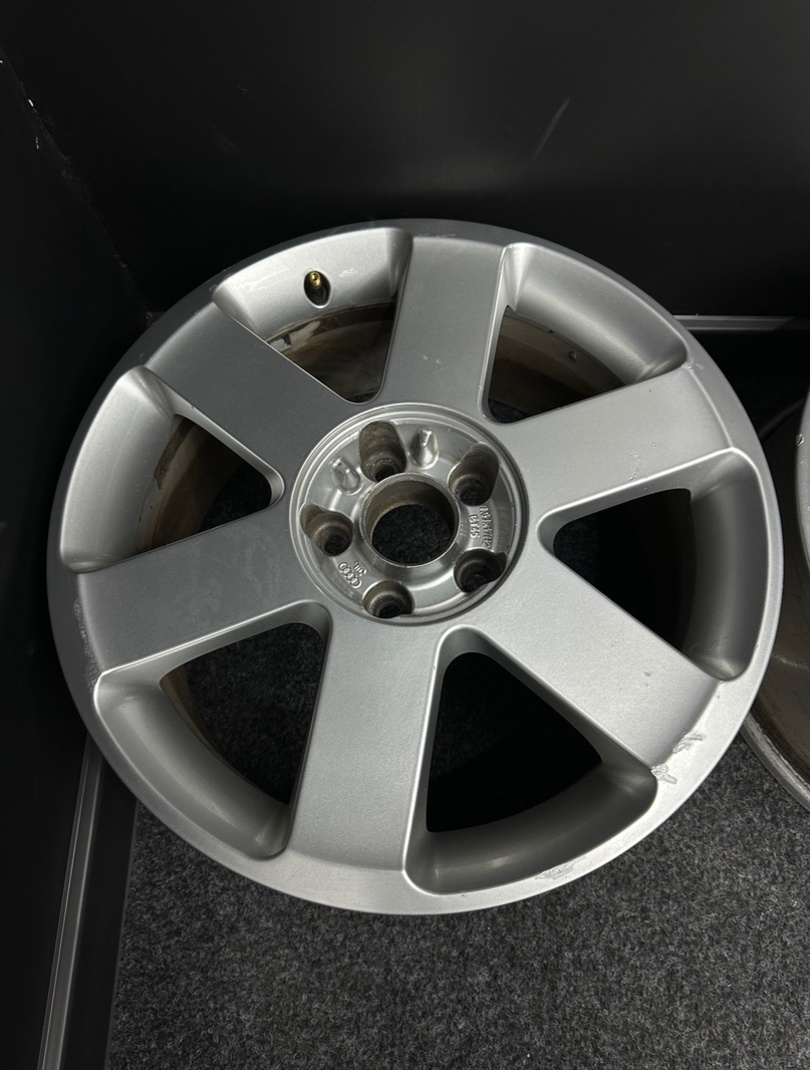 Alu Audi 5x112 17” 8E0601025J - 5