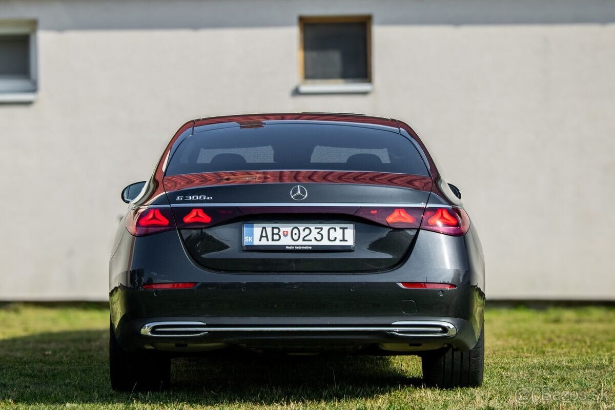 Mercedes-Benz E 300e / 150kW / A9 / ZÁRUKA - 5