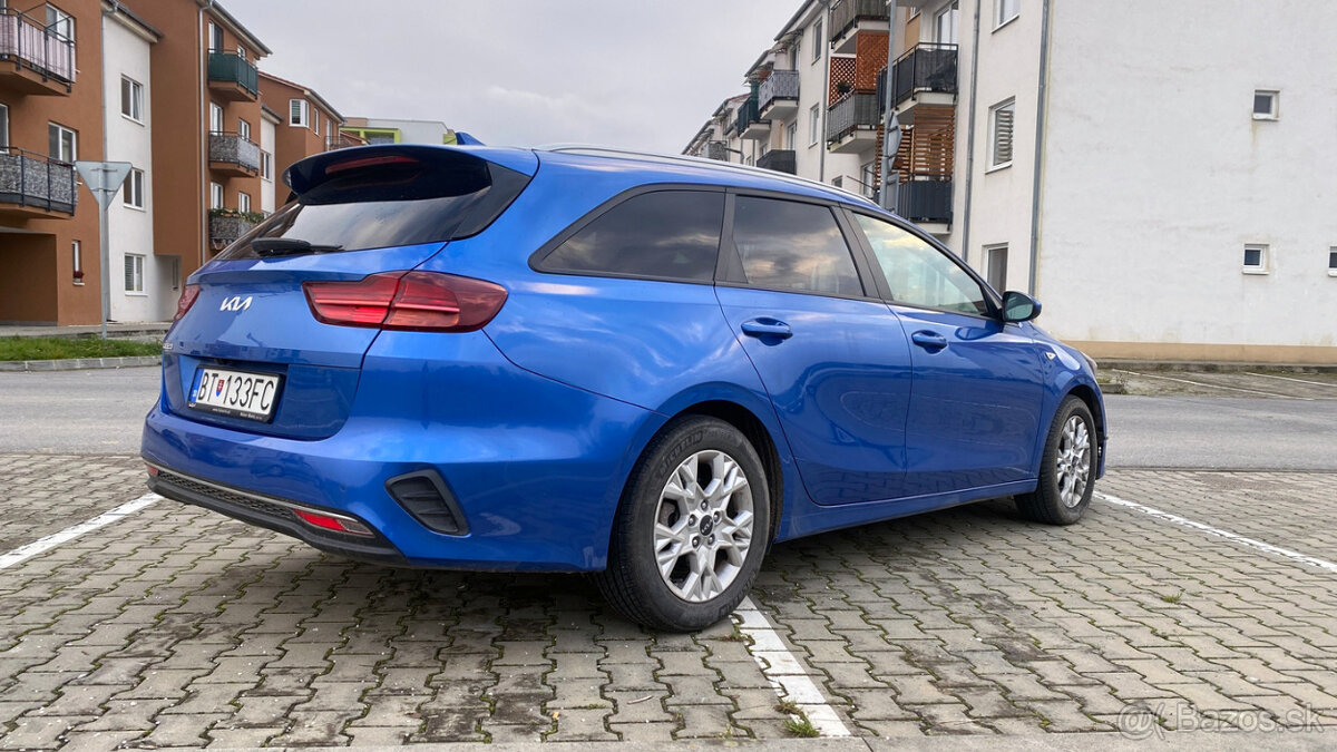 Kia Ceed SW 1.5 T-GDi Silver 118kW 6/2022 29000km TOP - 5
