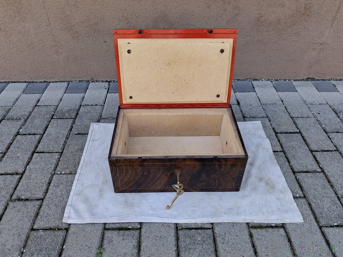 Kovova pokladnička - 5