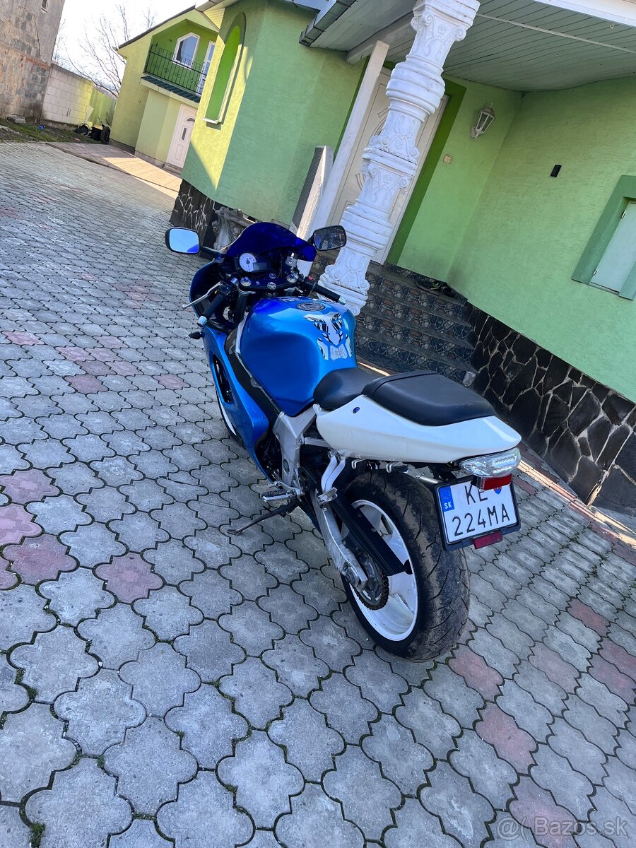 Suzuki Gsx-R600 K2 - 5