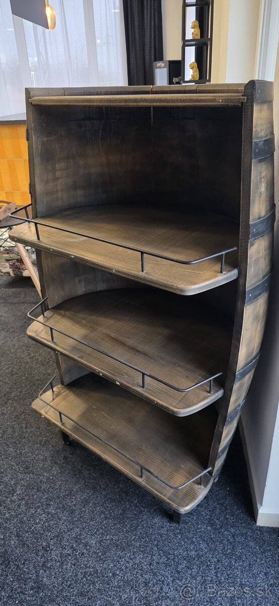 Drevene polsudy- vitriny - 5