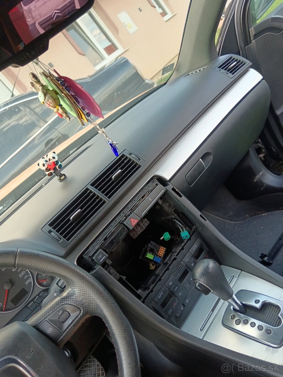 Audi a4b7 - 5