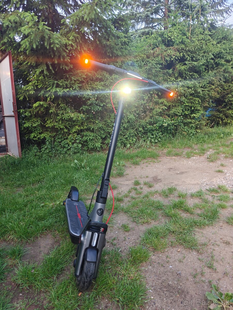 Elektrická kolobežka Segway - 5