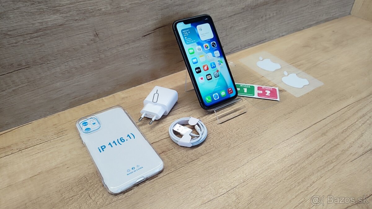 iPhone 11 black - záruka + nová nabíjačka - 5