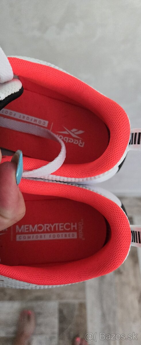 Nové botasky Rebbok - 5