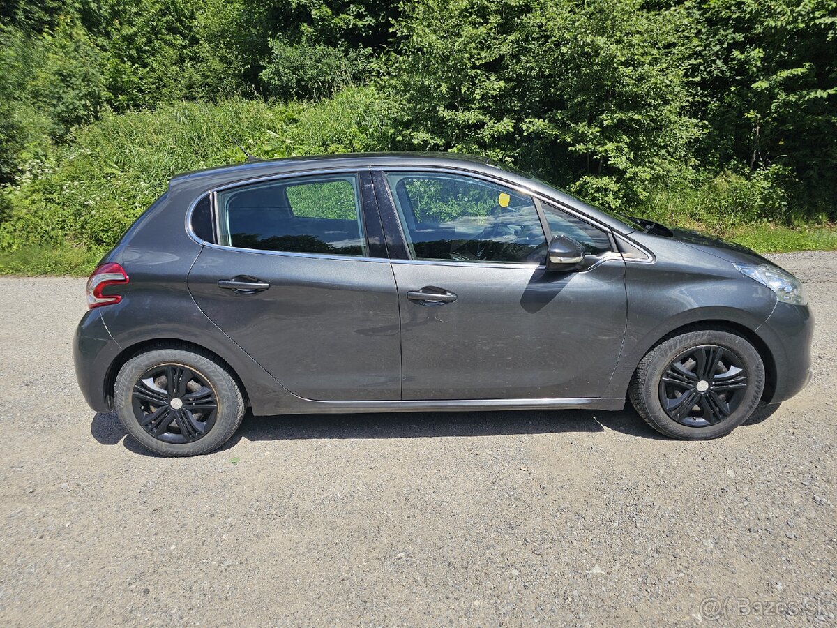 PEUGEOT 208 1.4 Vti Allure - 5