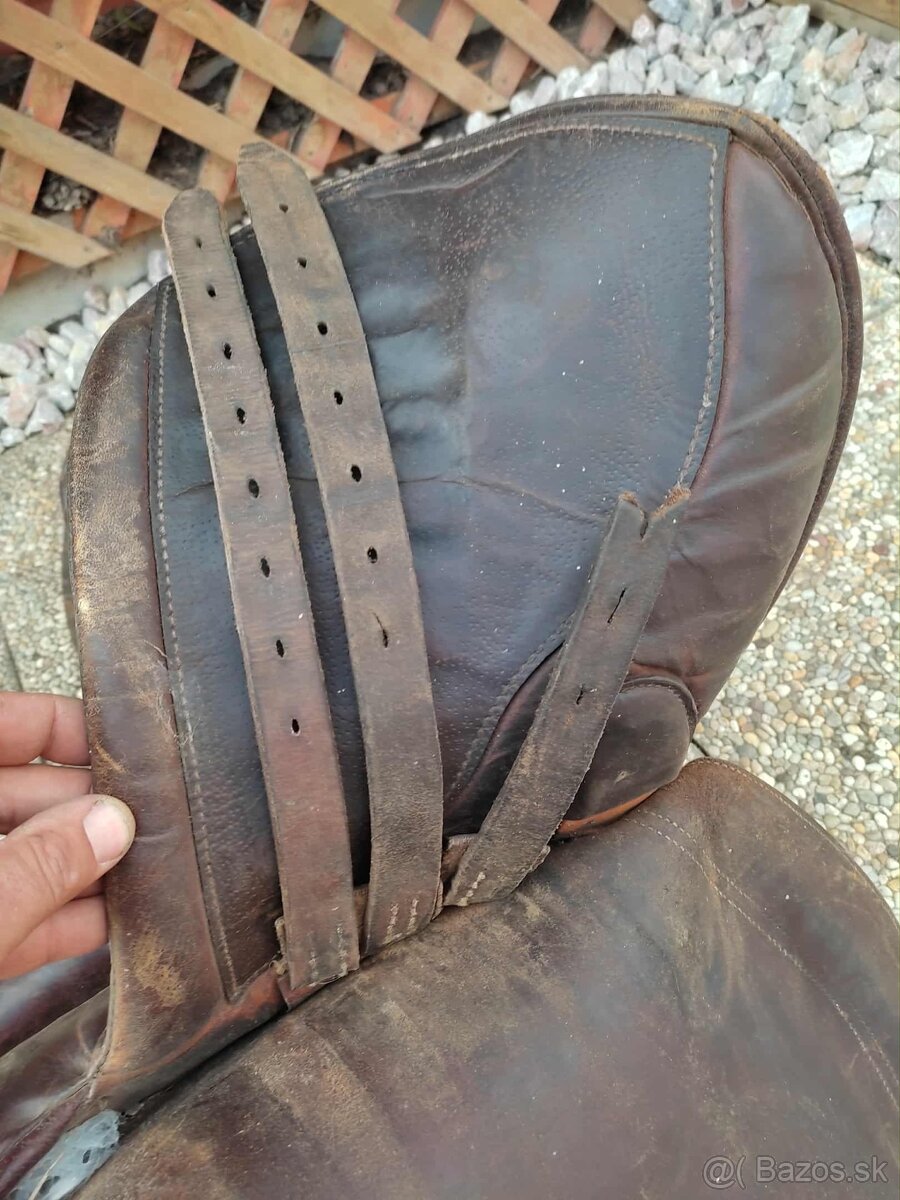 Vybijany chomut a sedlo na kona - 5