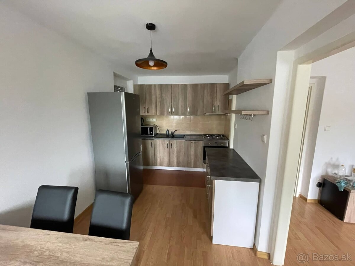 Väčší 2i byt so zariadením, internetom a balkónom - 5