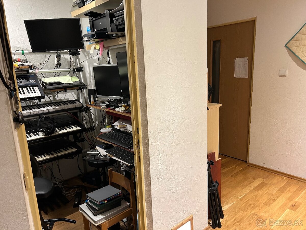 3-IZBOVÝ BYT S LOGGIOU V CENTRE RIMAVSKEJ SOBOTY - 5