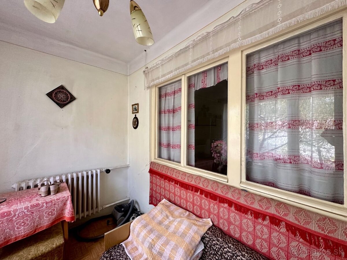 MAĎARSKO - ENCS PEKNÝ TROJIZBOVÝ DOM S ROZLOHOU 80 M2 A PEK - 5